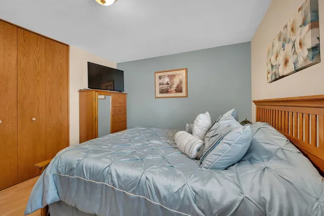 $345,000 | 700 Evergreen Court, Romeoville, IL 60446