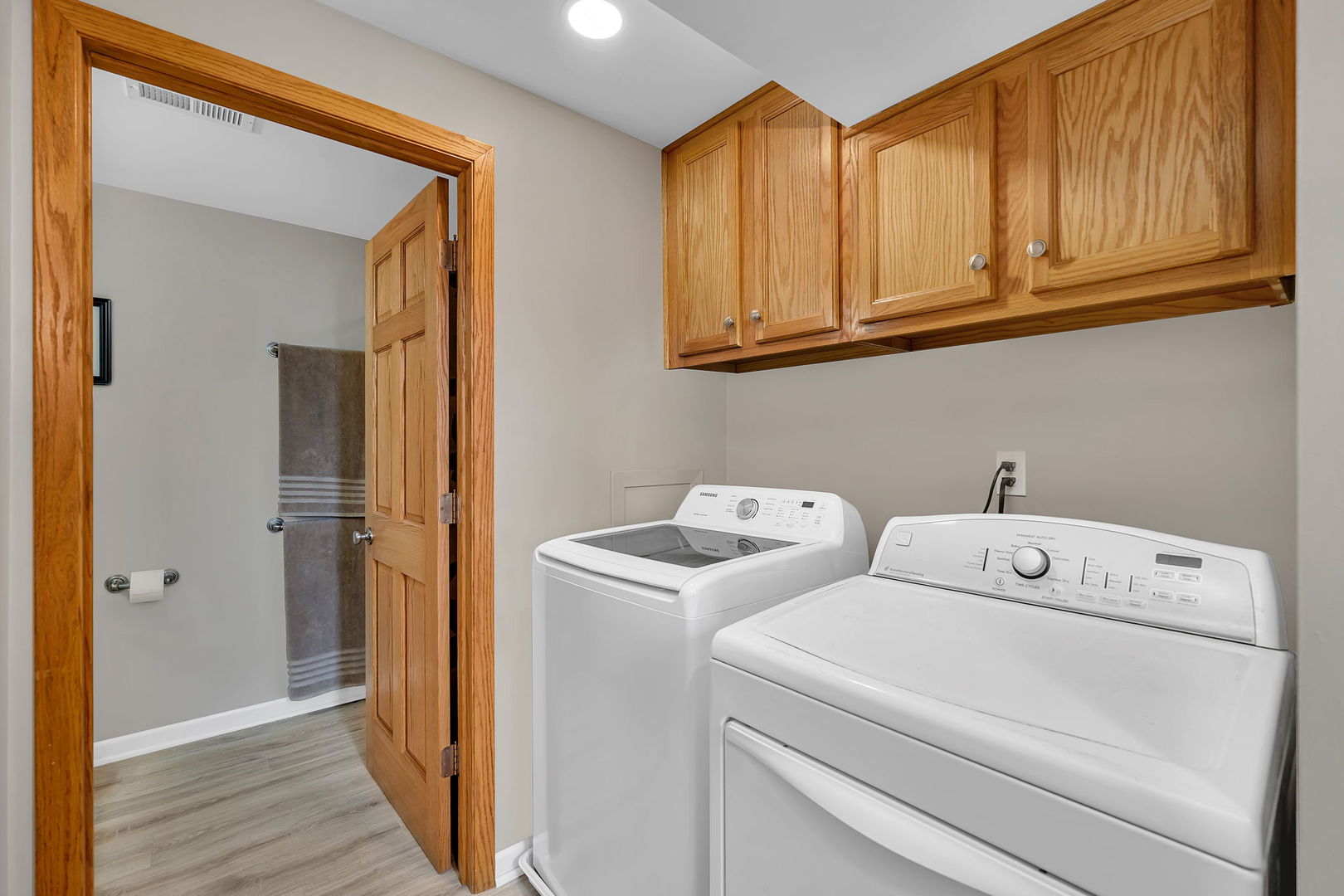 700 Evergreen Court Romeoville, IL 60446 - Photo 21 of 27 a utility room with dryer and washer