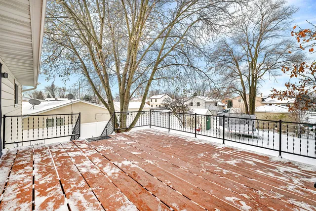 $345,000 | 700 Evergreen Court, Romeoville, IL 60446