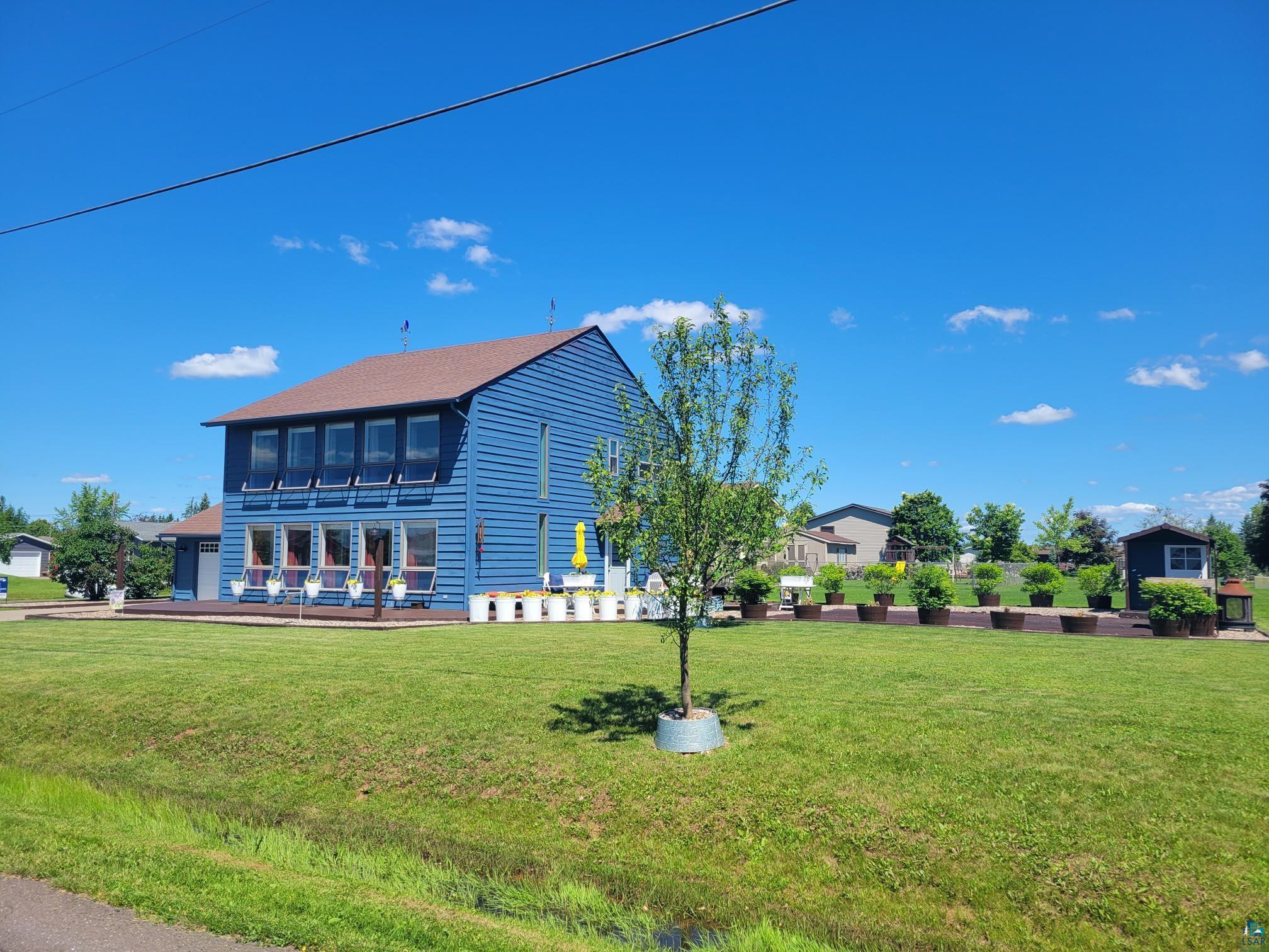 1217 North 33rd Street Superior, WI 54880 - Photo 2 of 46 Exterior space with a front lawn