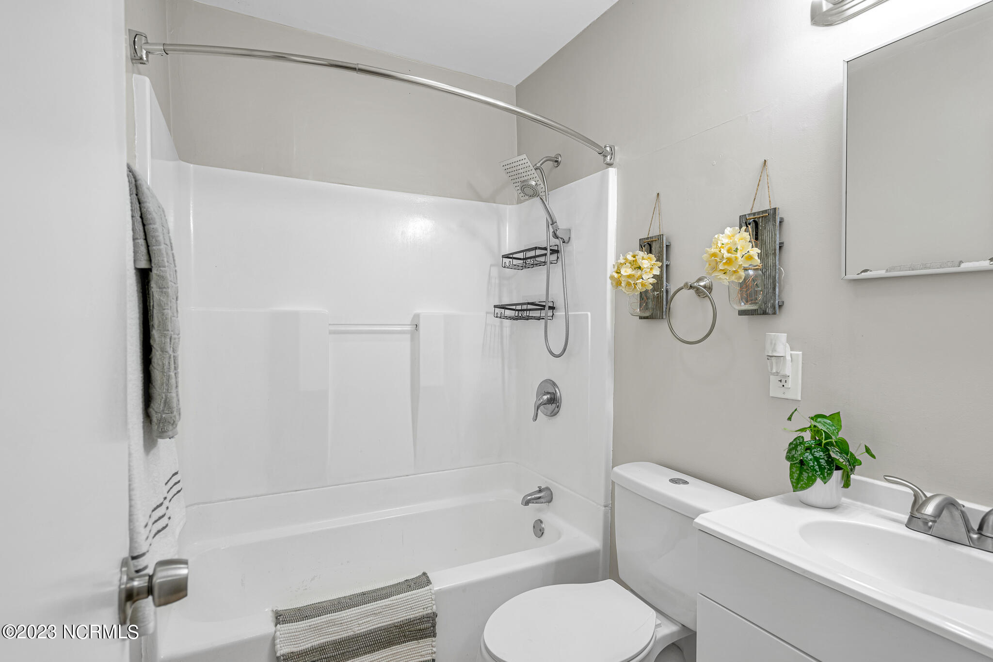 100 Carver Road Jacksonville, NC 28540 - Photo 11 of 21 BathRoom