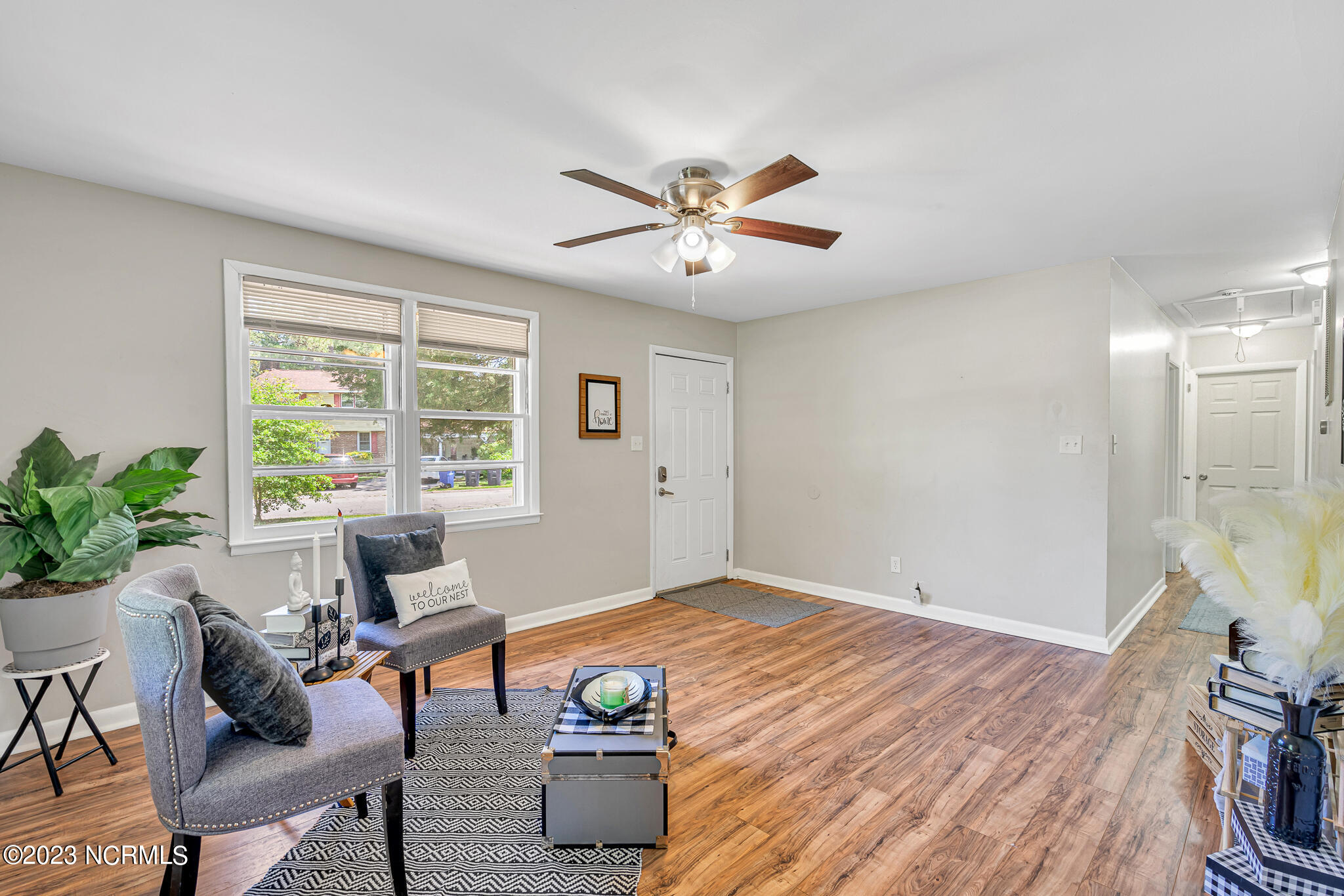 100 Carver Road Jacksonville, NC 28540 - Photo 5 of 21 LivingRoom-Rd-4
