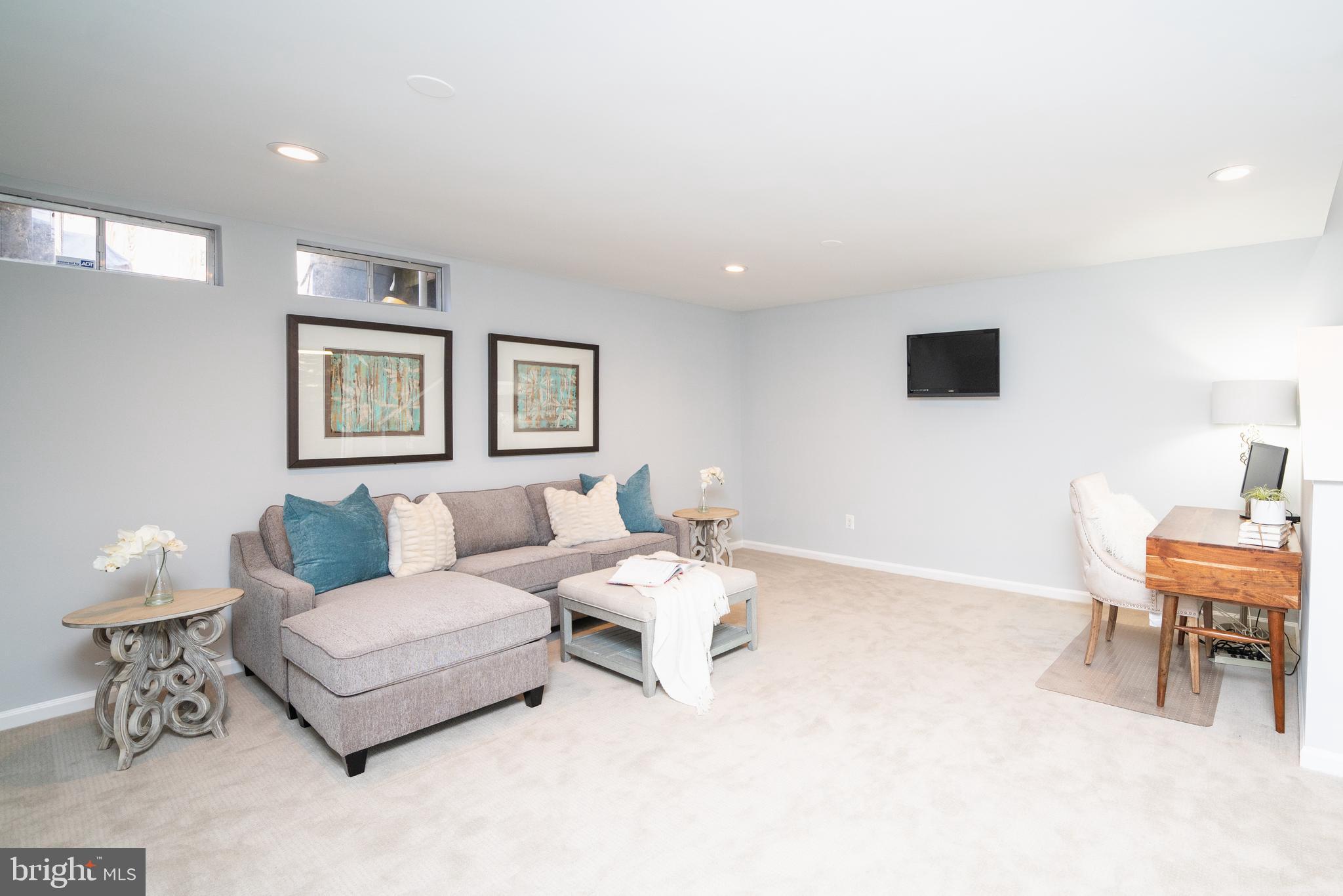 1286 Vintage Place Reston, VA 20194 - Photo 28 of 44 Gallery Image 28