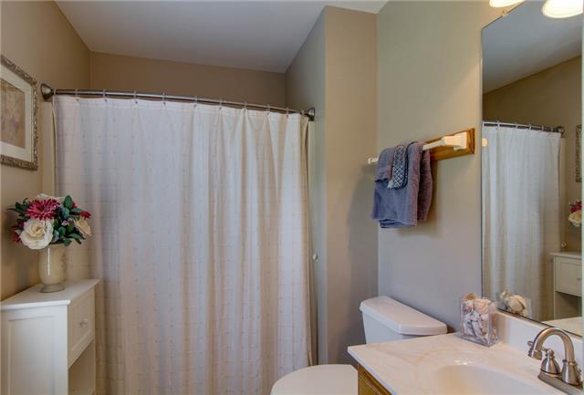 835 Cothran Road Columbia, TN 38401 - Photo 12 of 20 Guest Bathroom