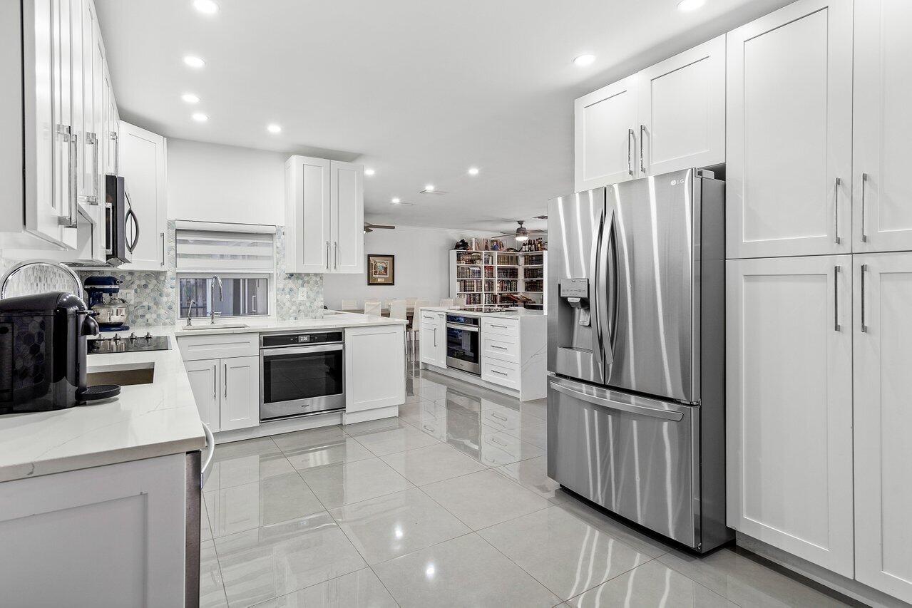 4900 Northwest 5th Avenue Boca Raton, FL 33431 - Photo 12 of 26 013-4900Northwest5thAvenue-BocaRaton-FL-