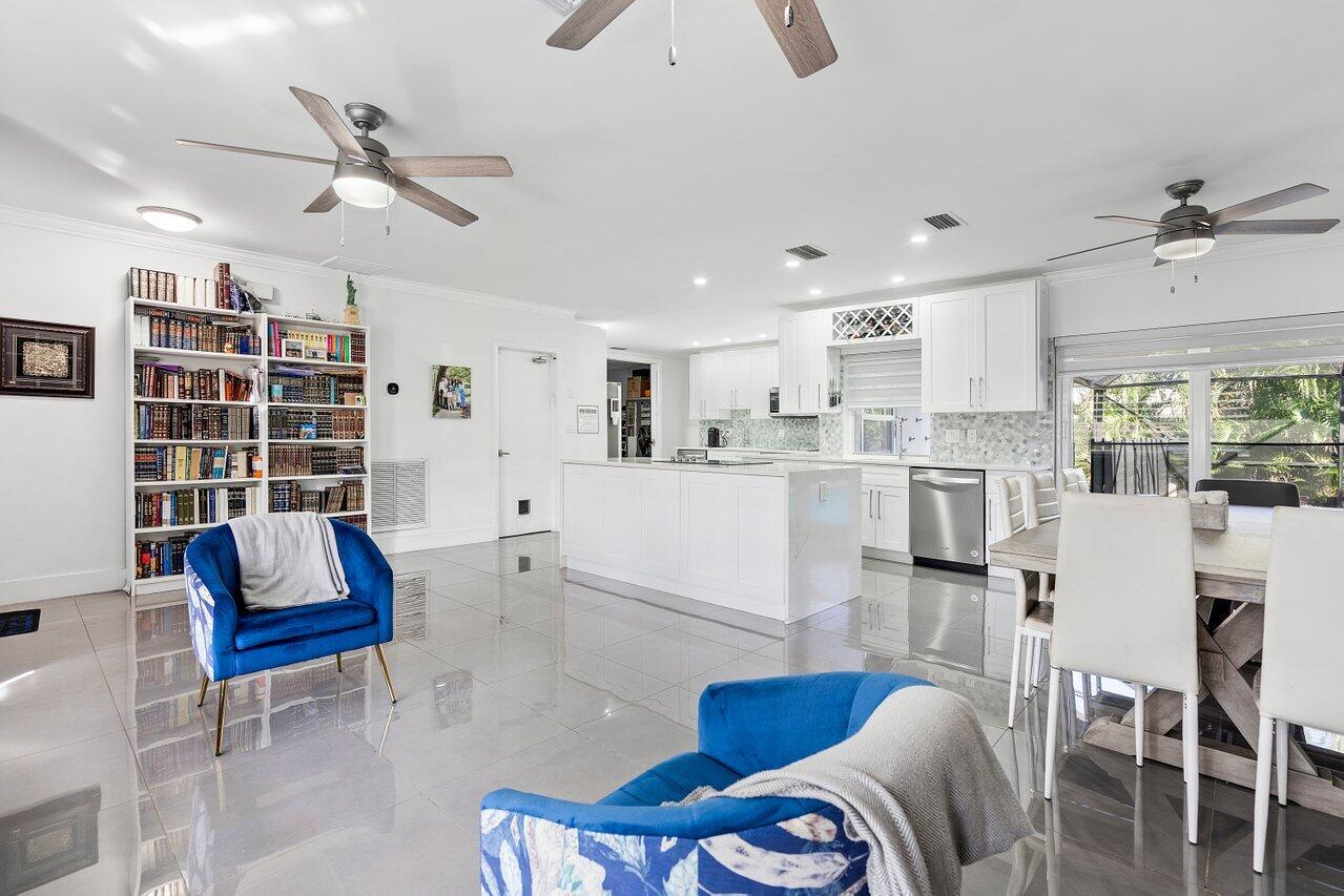 4900 Northwest 5th Avenue Boca Raton, FL 33431 - Photo 4 of 26 005-4900Northwest5thAvenue-BocaRaton-FL-