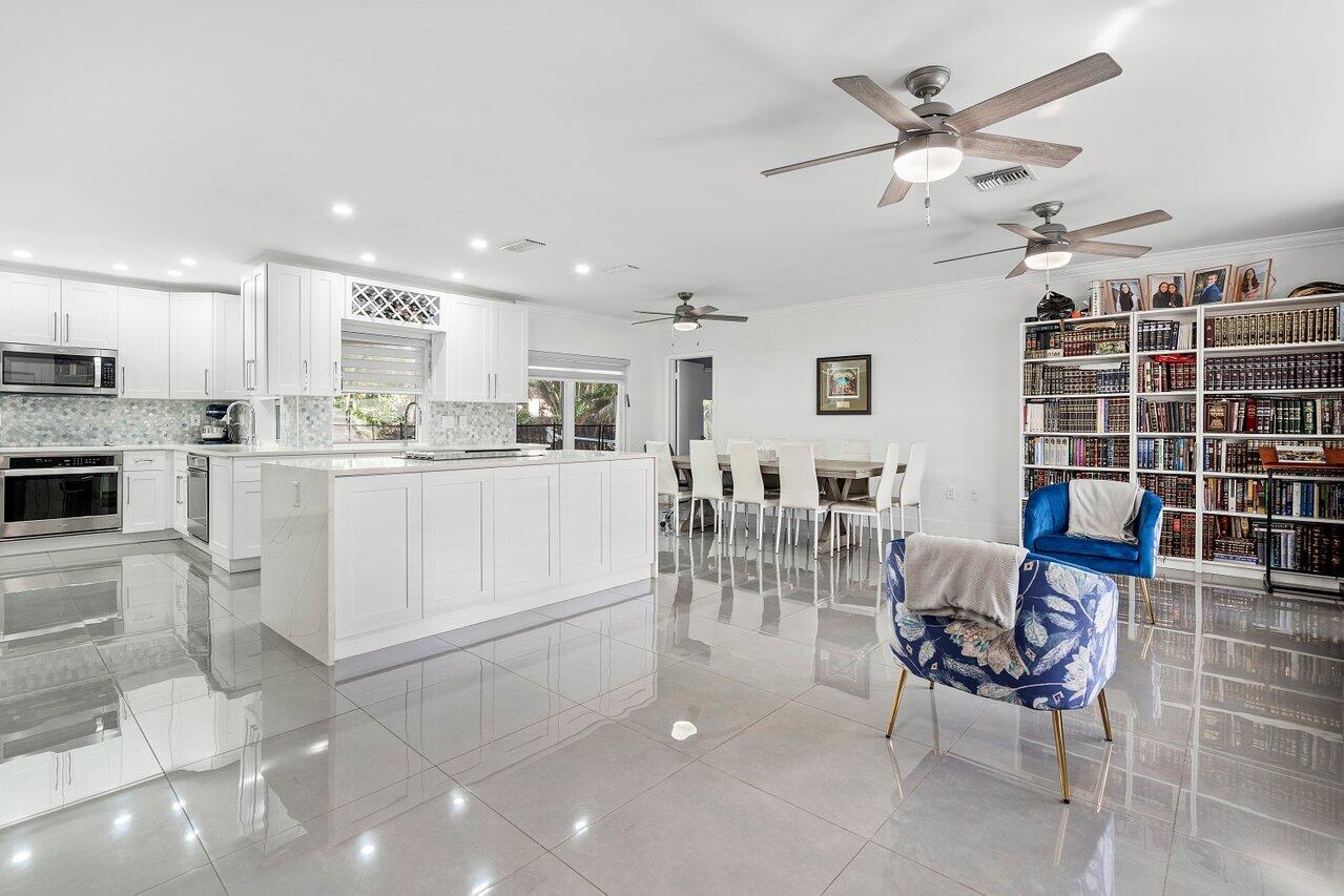 4900 Northwest 5th Avenue Boca Raton, FL 33431 - Photo 5 of 26 006-4900Northwest5thAvenue-BocaRaton-FL-