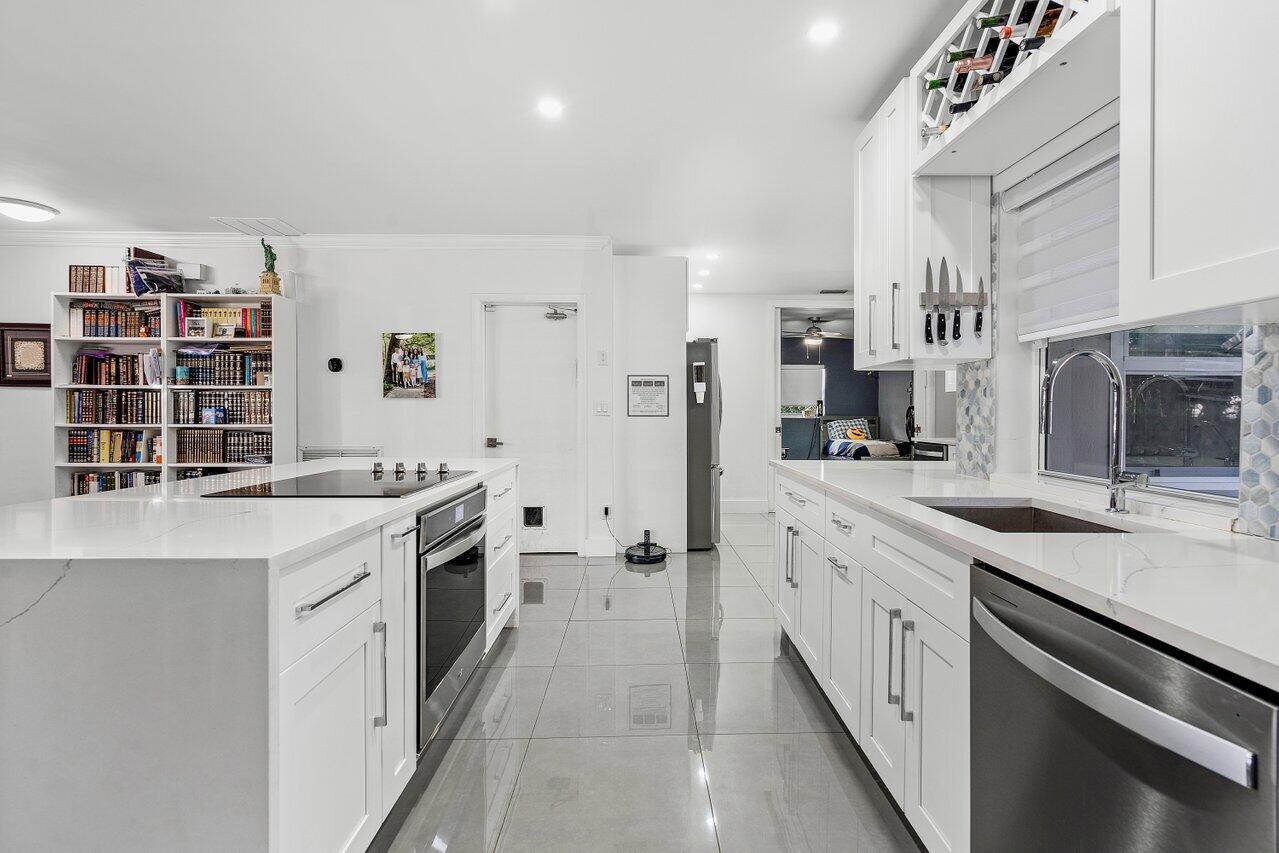 4900 Northwest 5th Avenue Boca Raton, FL 33431 - Photo 9 of 26 010-4900Northwest5thAvenue-BocaRaton-FL-