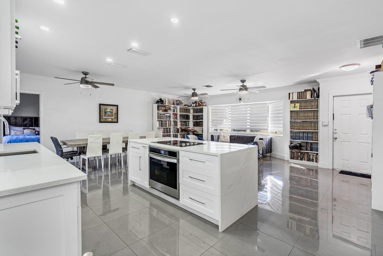 4900 Northwest 5th Avenue Boca Raton, FL 33431 - Photo 10 of 26 011-4900Northwest5thAvenue-BocaRaton-FL-