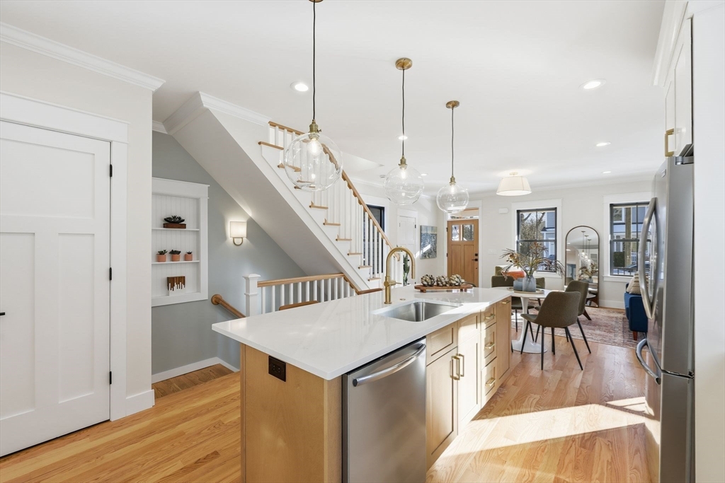 37 Landy Avenue Northampton, MA 01062 - Photo 14 of 40 a very nice looking room with a large window