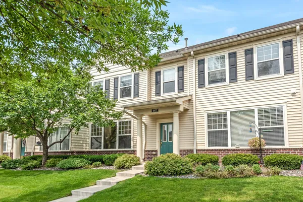 $275,900 | 6637 Lamplight Drive, Albertville, MN 55301