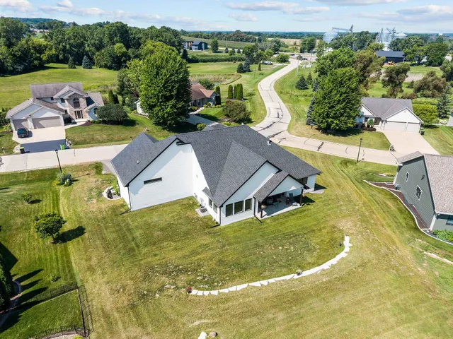 $699,900 | N536 Robinhood Drive, Sherwood, WI 54169