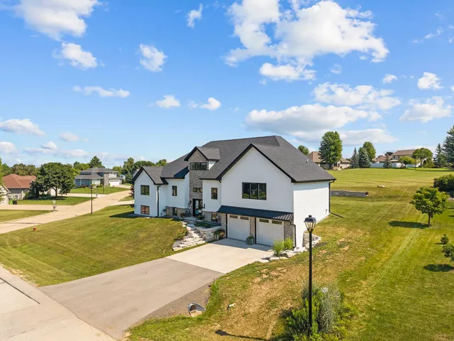 $699,900 | N536 Robinhood Drive, Sherwood, WI 54169