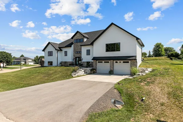 $699,900 | N536 Robinhood Drive, Sherwood, WI 54169