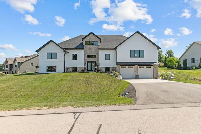 $699,900 | N536 Robinhood Drive, Sherwood, WI 54169