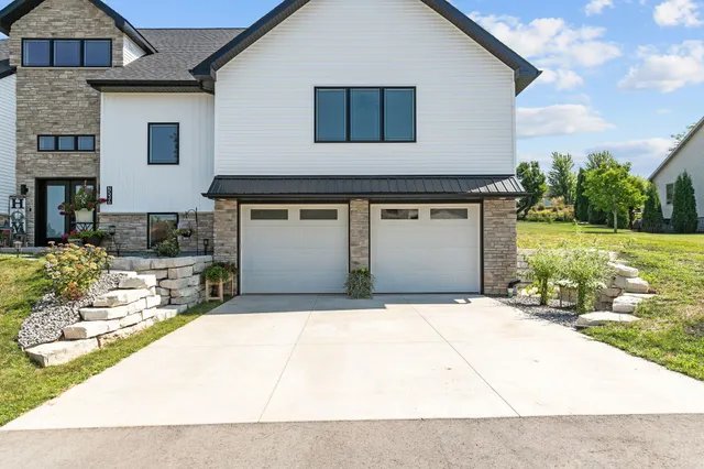 $699,900 | N536 Robinhood Drive, Sherwood, WI 54169