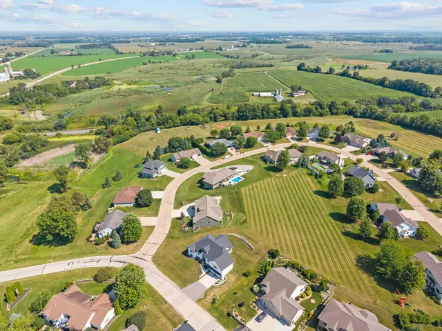 $699,900 | N536 Robinhood Drive, Sherwood, WI 54169