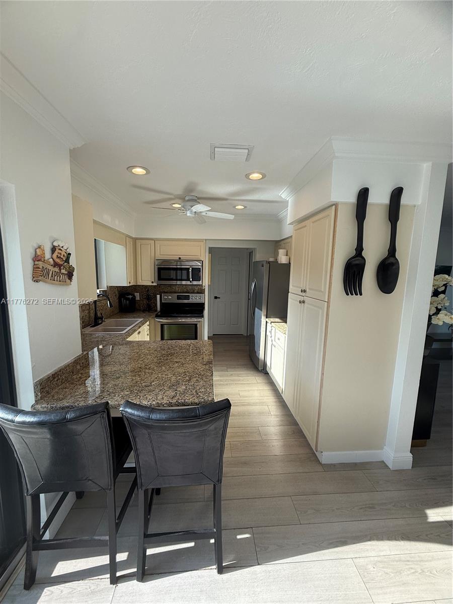 5001 Northeast 23rd Avenue Lighthouse Point, FL 33064 - Photo 14 of 49