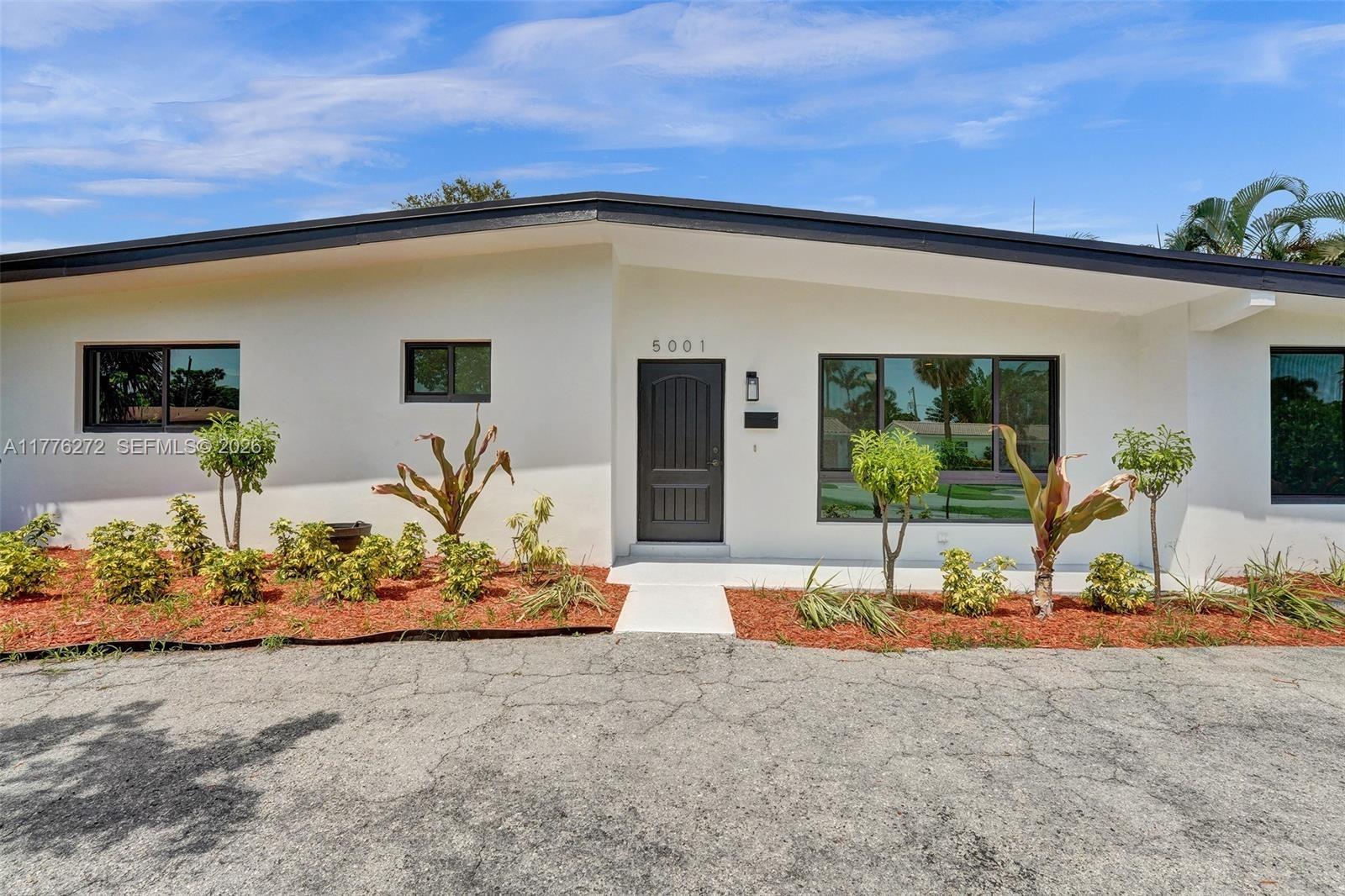 5001 Northeast 23rd Avenue Lighthouse Point, FL 33064 - Photo 10 of 49