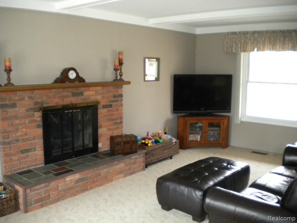 15602 Riverside Street Livonia, MI 48154 - Photo 6 of 24