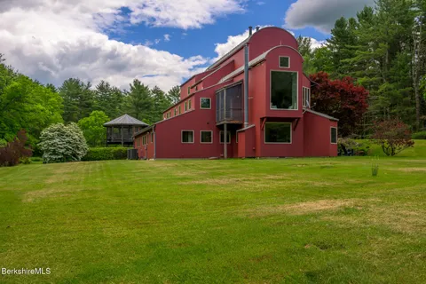 $4,500,000 | 729 Hewins Street, Sheffield, MA 01257