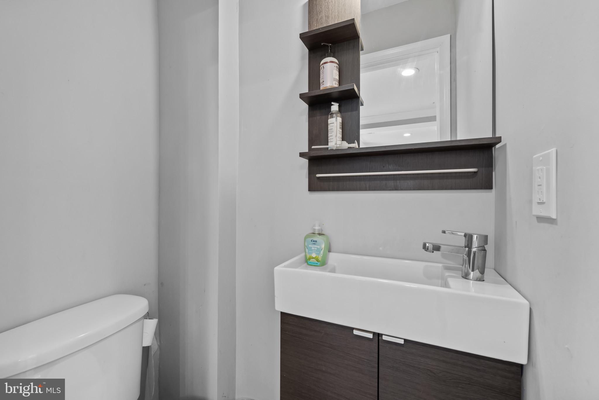 1635 Lochwood Road Baltimore, MD 21218 - Photo 14 of 31 Half Bath