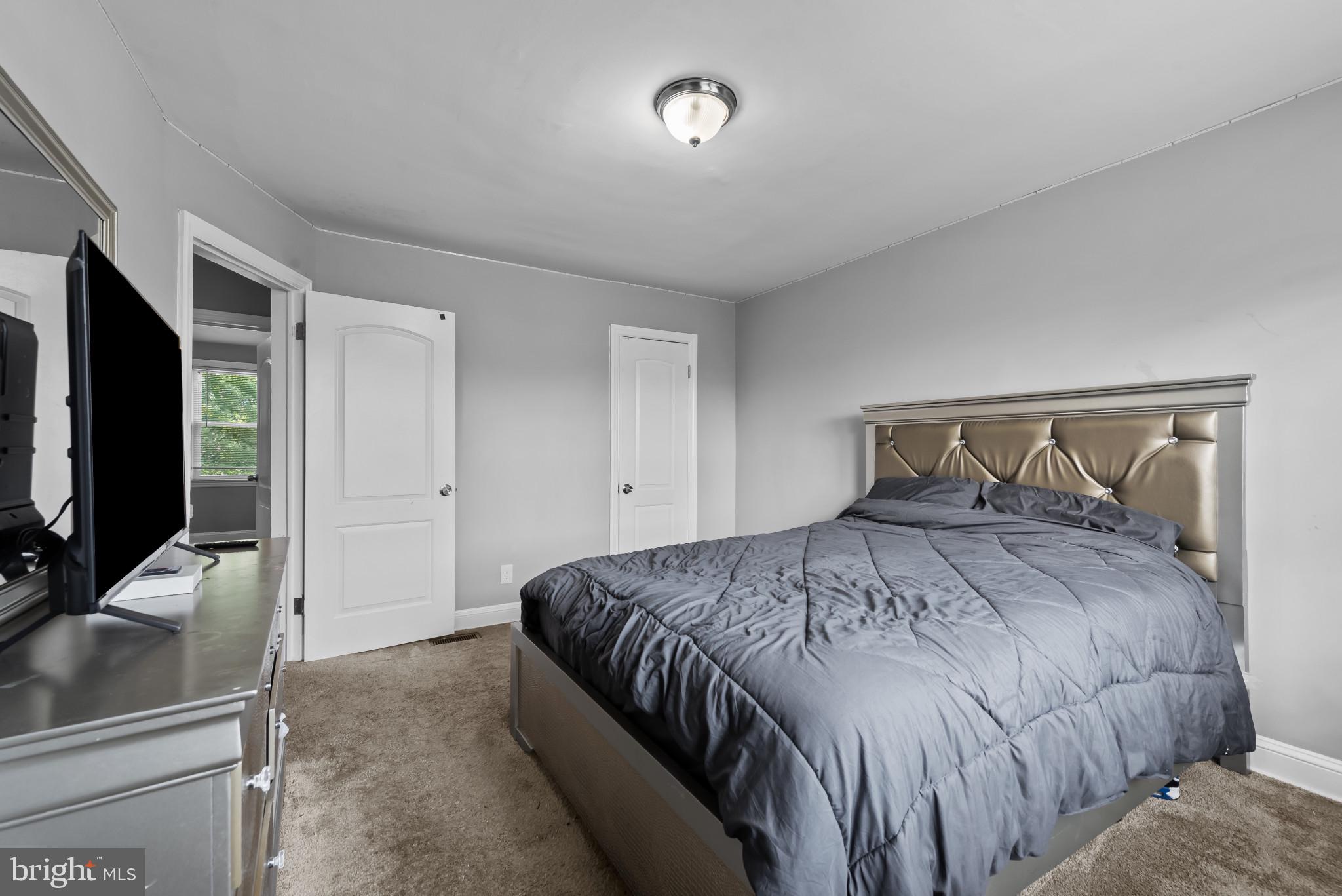 1635 Lochwood Road Baltimore, MD 21218 - Photo 17 of 31 Closet