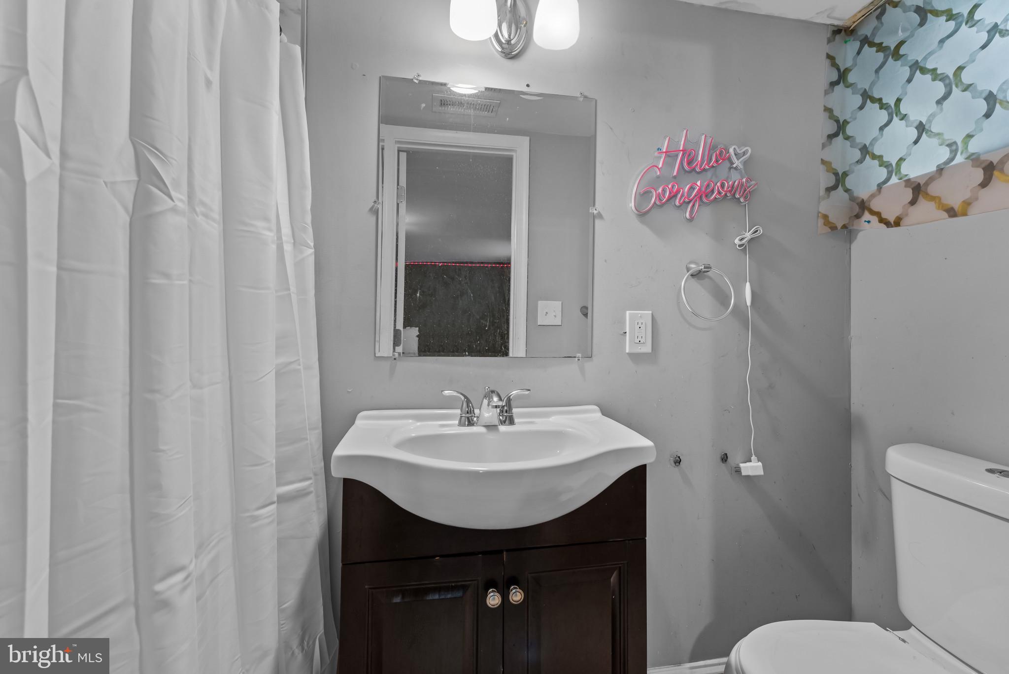 1635 Lochwood Road Baltimore, MD 21218 - Photo 26 of 31 Full Bath