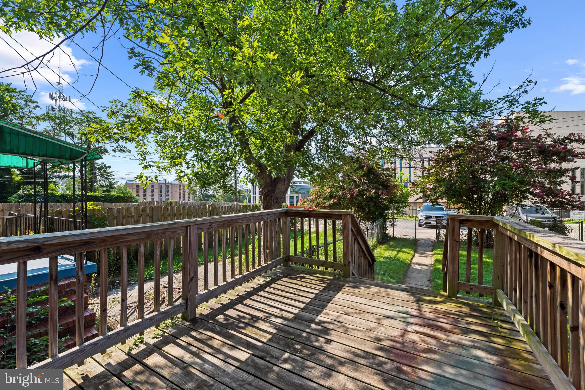 1635 Lochwood Road Baltimore, MD 21218 - Photo 30 of 31 Fenced-In Yard