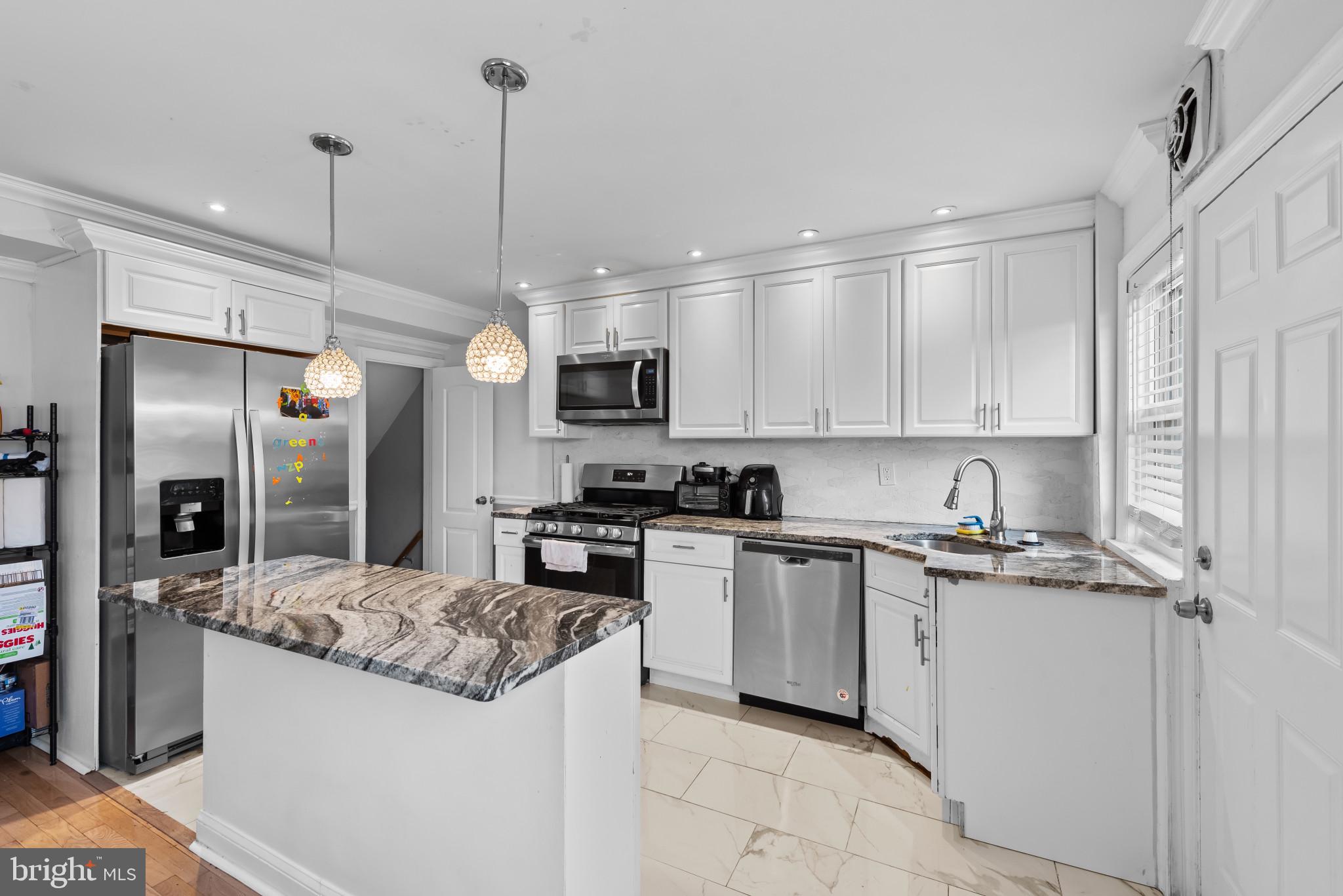 1635 Lochwood Road Baltimore, MD 21218 - Photo 10 of 31 Kitchen
