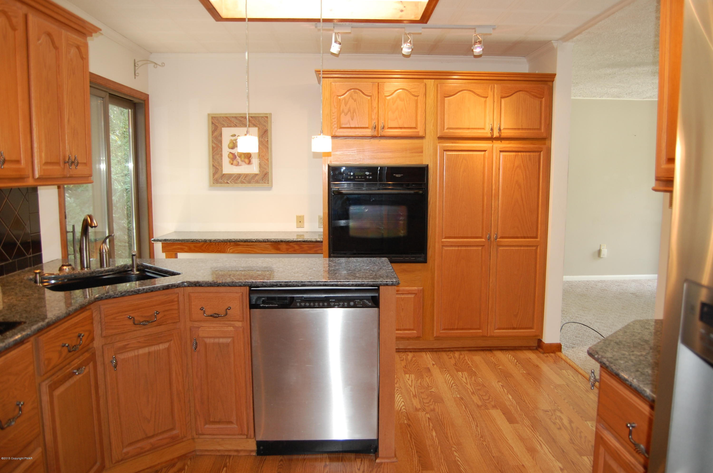 2106 Mountain Road Stroudsburg, PA 18360 - Photo 18 of 19 Kitchen