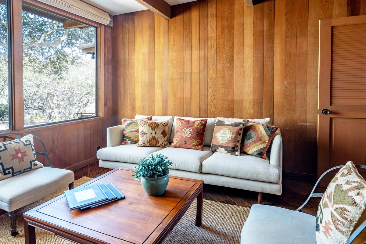 270 River Road Salinas, CA 93908 - Photo 26 of 44 a living room with furniture and a window