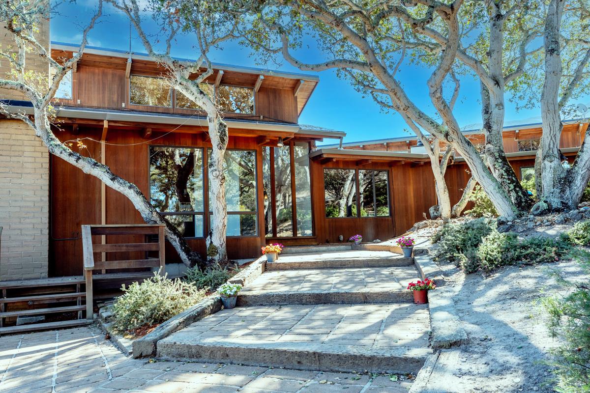 270 River Road Salinas, CA 93908 - Photo 5 of 44 a view of a house with brick walls