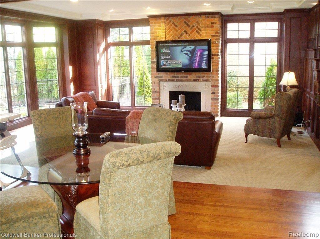 62 Hampton Road Grosse Pointe, MI 48236 - Photo 2 of 13 P1010177