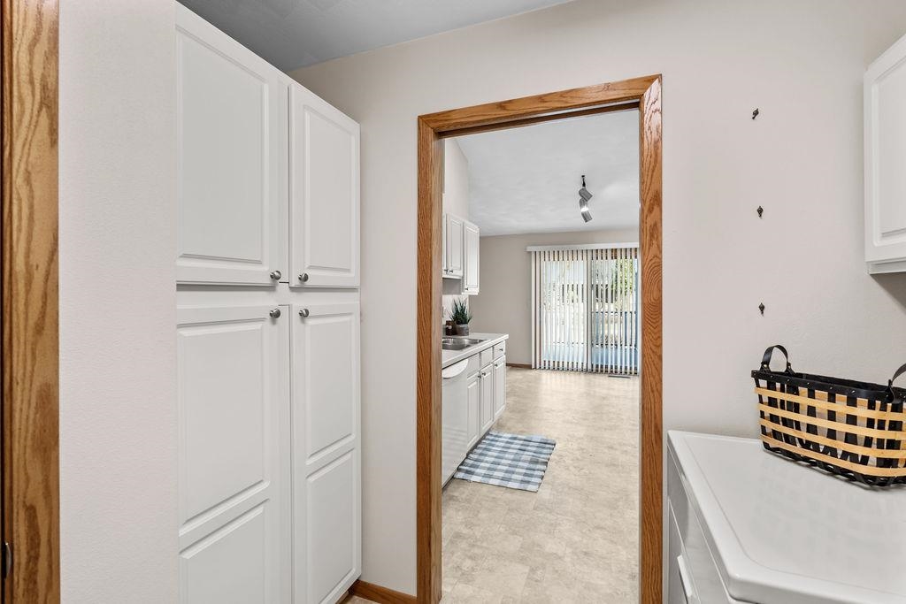 154 Rivers Edge Drive Cherry Valley, IL 61016 - Photo 22 of 32 a bathroom with a bathtub and a shower
