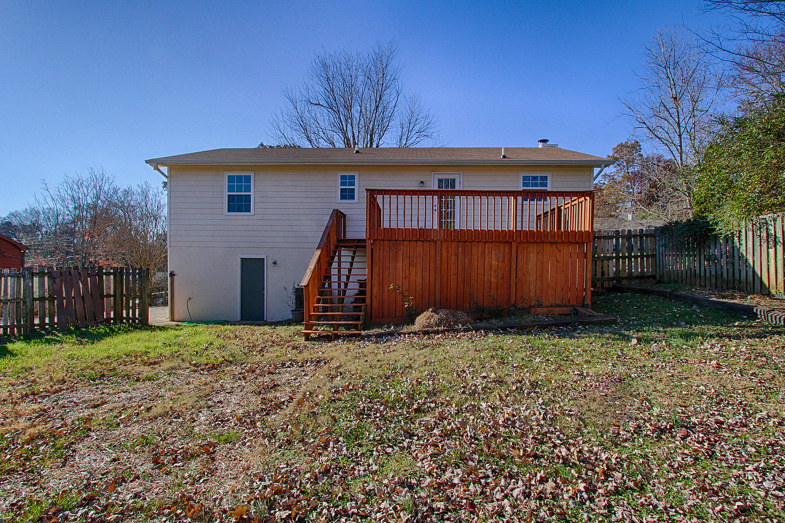 824 Bent Tree Road Knoxville, TN 37934 - Photo 2 of 16 Rear Elevation: Nice Deck & Back Yard