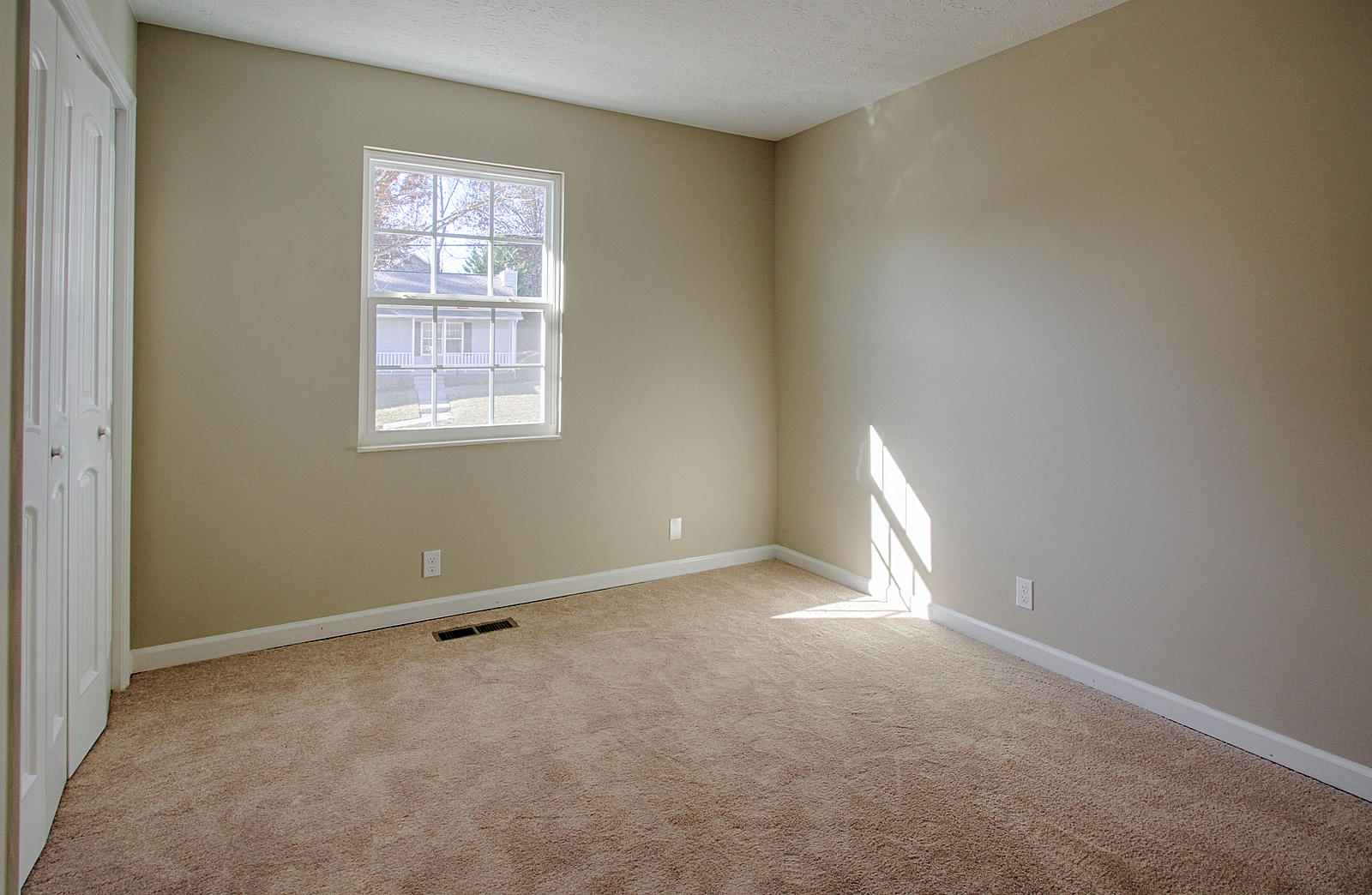 824 Bent Tree Road Knoxville, TN 37934 - Photo 16 of 16 Bedroom #03