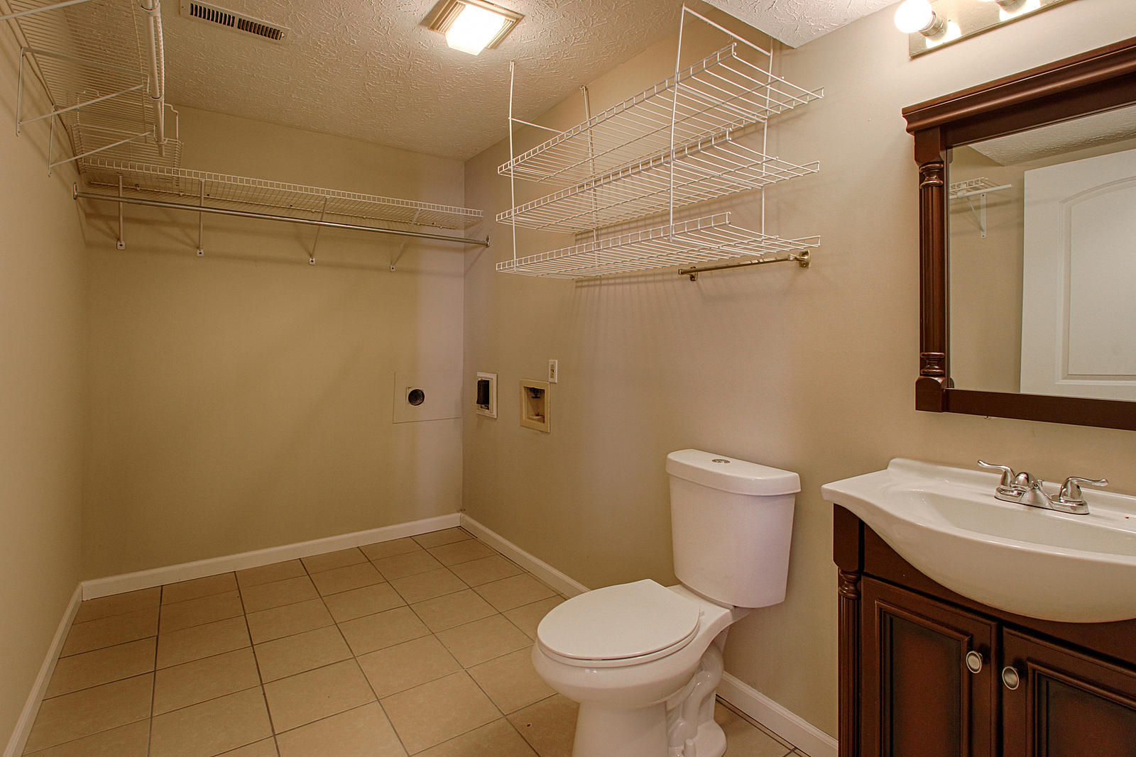 824 Bent Tree Road Knoxville, TN 37934 - Photo 7 of 16 Laundry Room/Half Bath