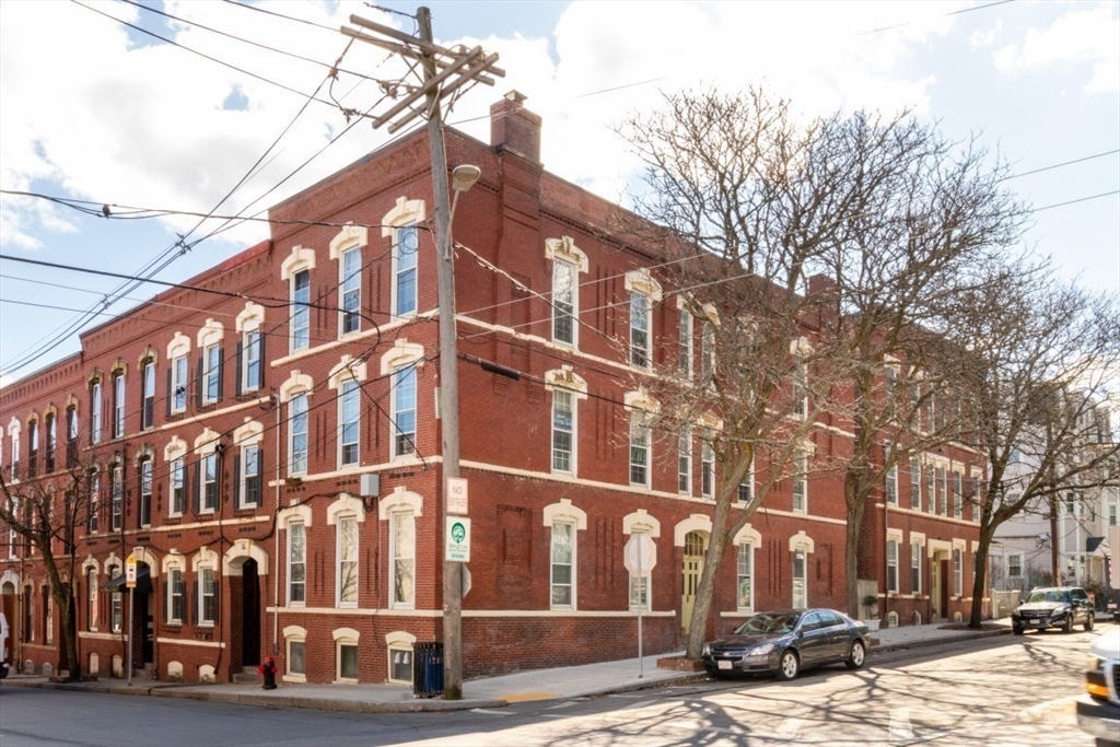 35 Chestnut Street, Unit 2 Chelsea, MA 02150 - Photo 3 of 24