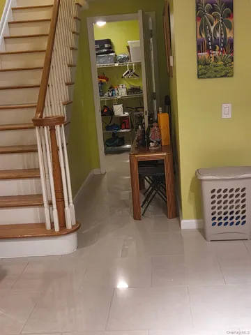 a view of entryway and hall