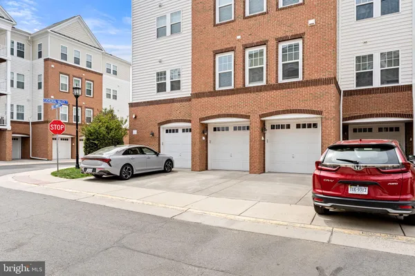 $504,900 | 24661 Woolly Mammoth Terrace, Unit 403, Aldie, VA 20105