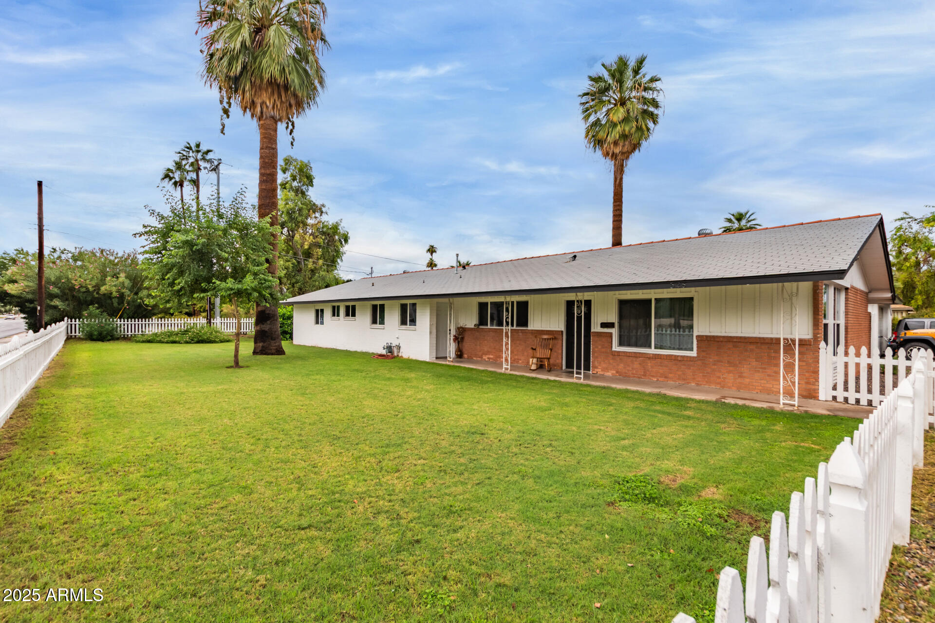 328 East Bethany Home Road Phoenix, AZ 85012 - Photo 1 of 35