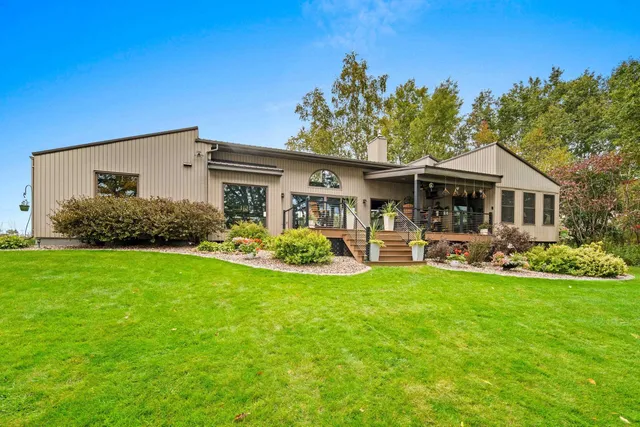 $824,900 | N5938 Wolf River Road, Shawano, WI 54166