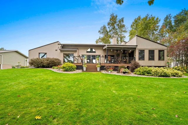 $824,900 | N5938 Wolf River Road, Shawano, WI 54166