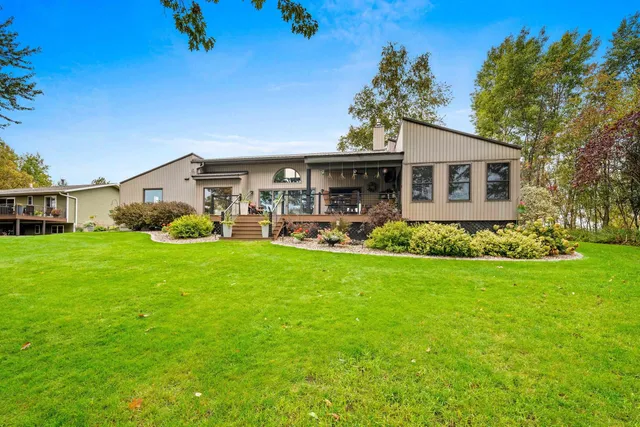 $824,900 | N5938 Wolf River Road, Shawano, WI 54166