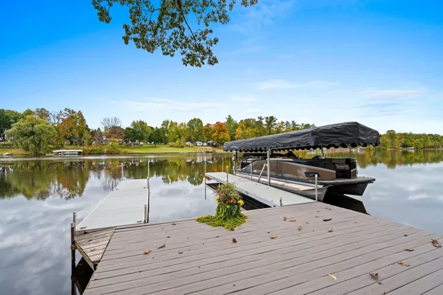 $824,900 | N5938 Wolf River Road, Shawano, WI 54166