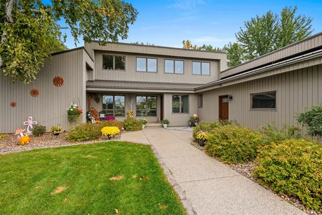 $824,900 | N5938 Wolf River Road, Shawano, WI 54166