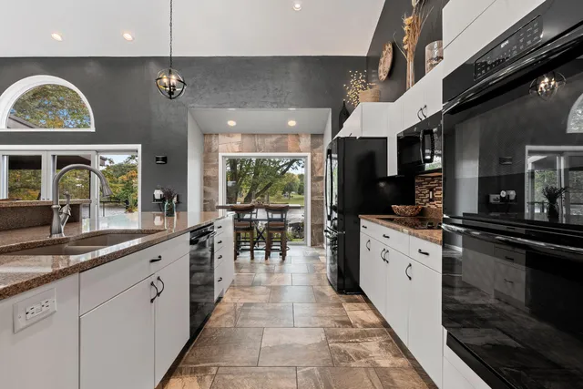 $824,900 | N5938 Wolf River Road, Shawano, WI 54166