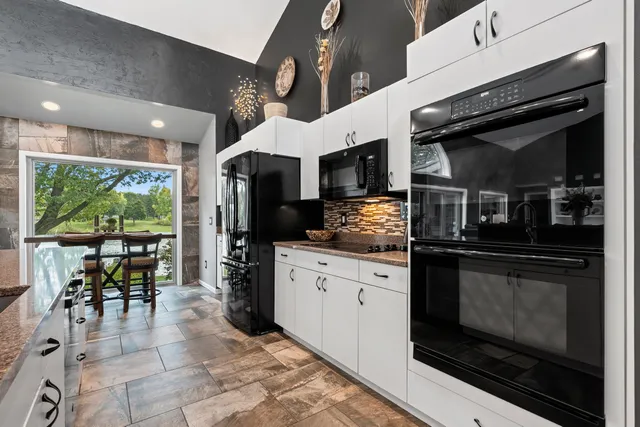 $824,900 | N5938 Wolf River Road, Shawano, WI 54166