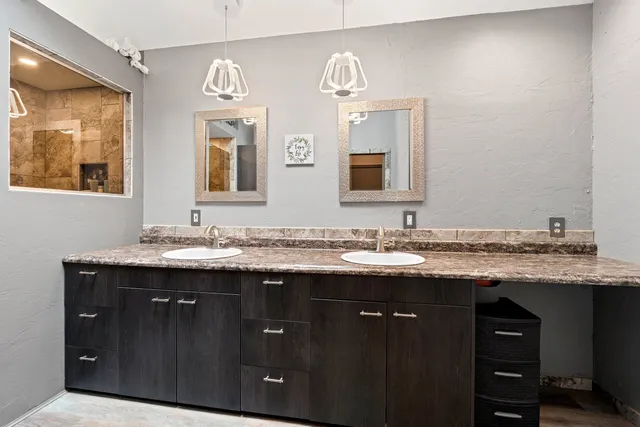 $824,900 | N5938 Wolf River Road, Shawano, WI 54166